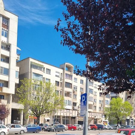Garsoniera Craiova Centru Apartment Exterior photo